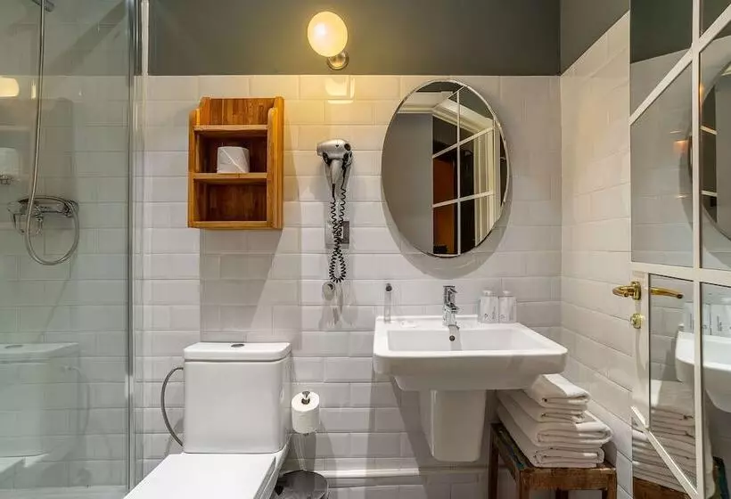 Casa Gracia Barcelona Hostel