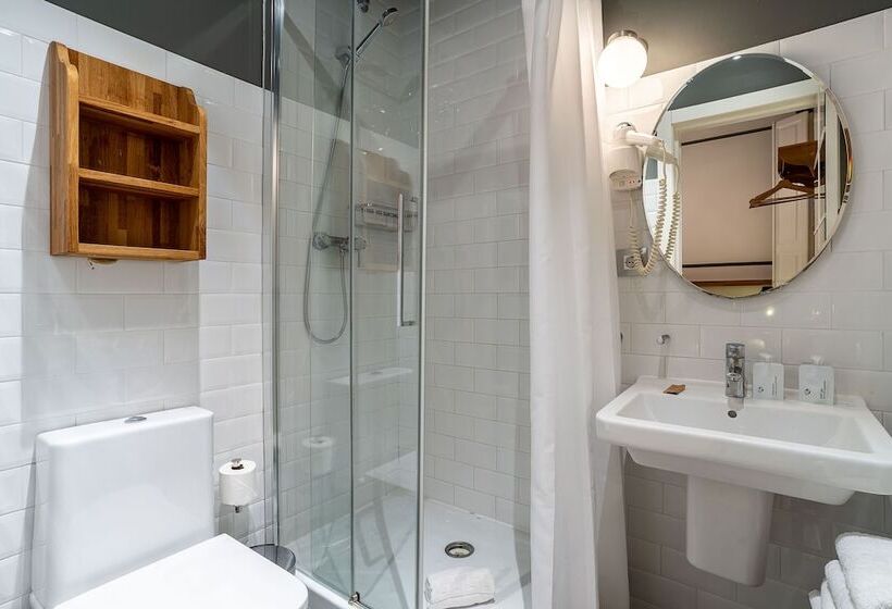 Casa Gracia Barcelona Hostel