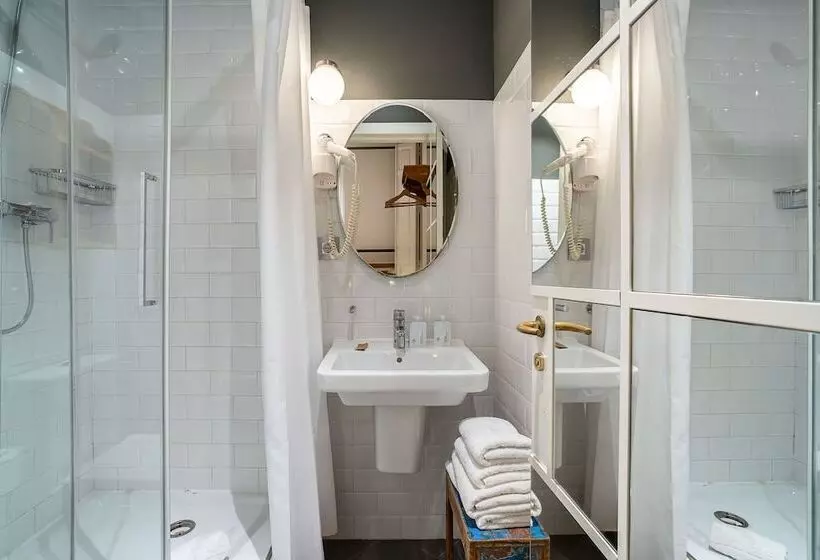 Casa Gracia Barcelona Hostel