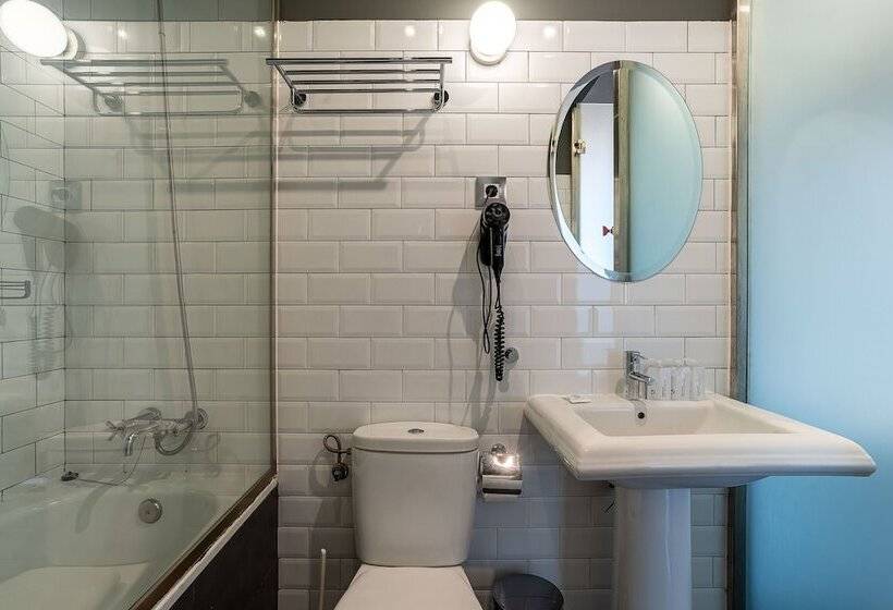 Casa Gracia Barcelona Hostel