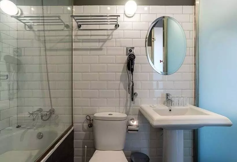 Casa Gracia Barcelona Hostel