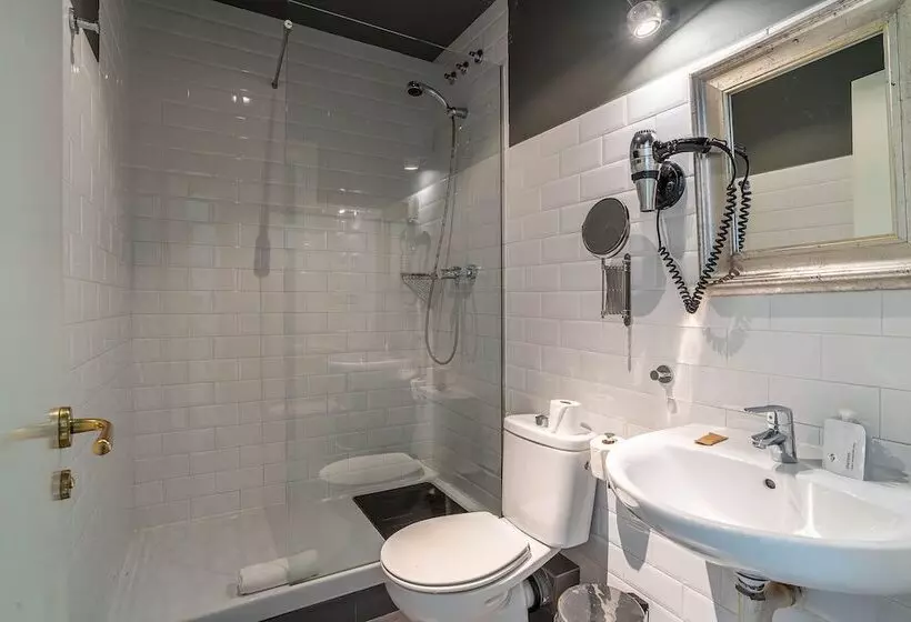 Casa Gracia Barcelona Hostel