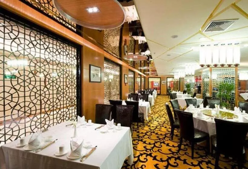 Golden Eagle Summit Hotel Downtown