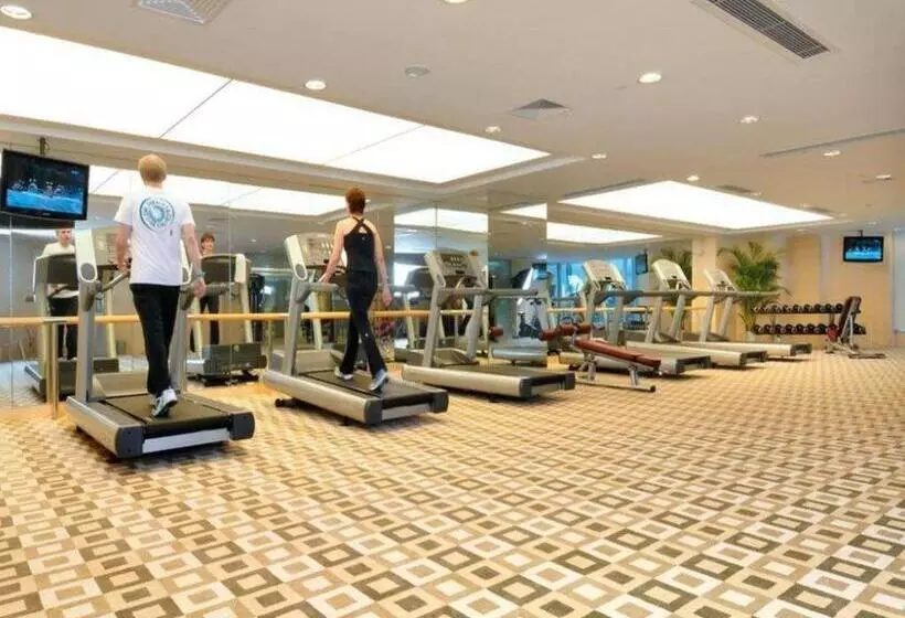 Golden Eagle Summit Hotel Downtown