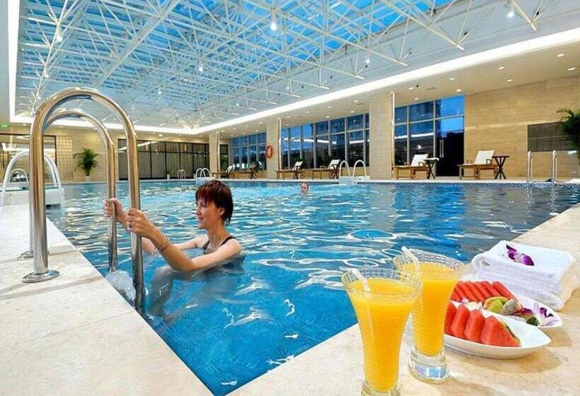 Golden Eagle Summit Hotel Downtown