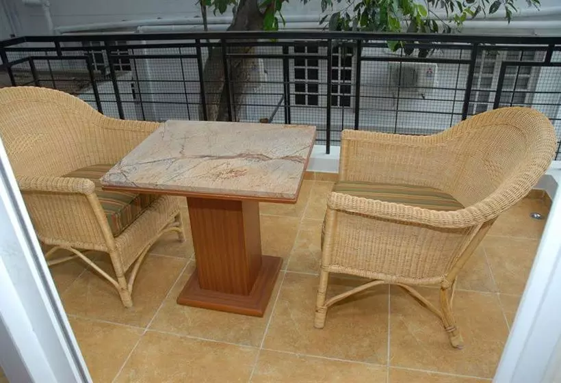 Hotel Ramanashree Brunton