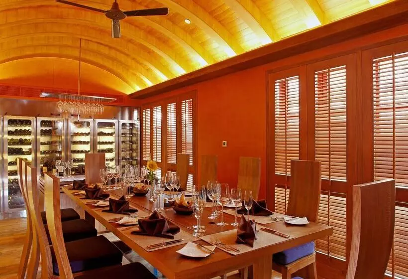 Hotelli Centara Grand Beach Resort Phuket Sha Plus