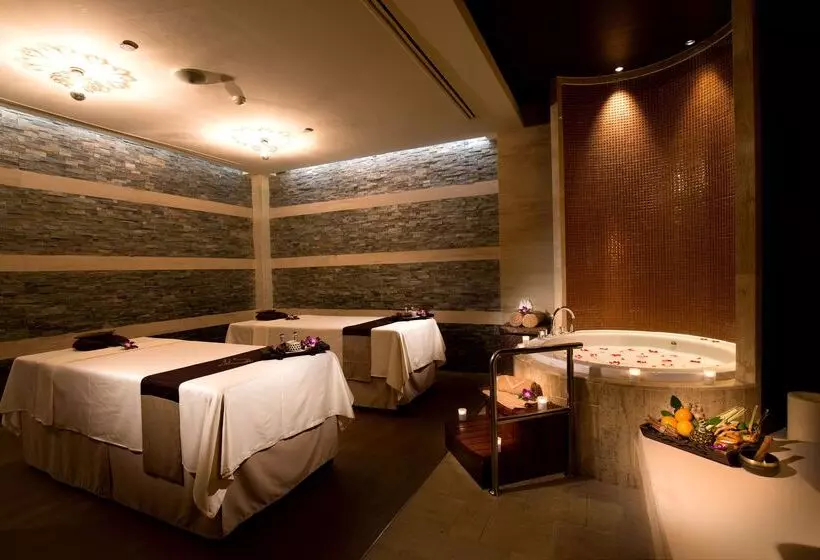 Hotelli Centara Grand Beach Resort Phuket Sha Plus