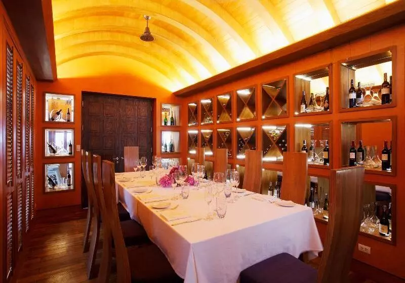 Hotelli Centara Grand Beach Resort Phuket Sha Plus