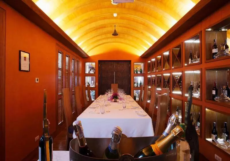 Hotelli Centara Grand Beach Resort Phuket Sha Plus