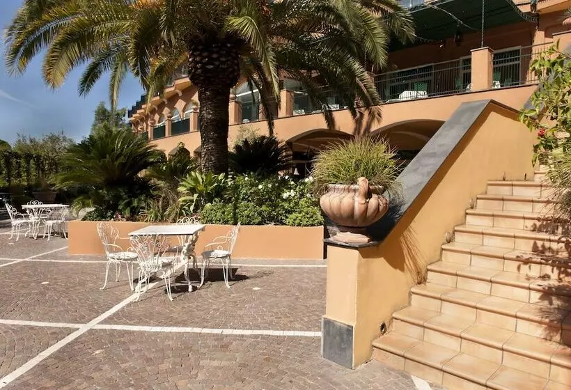 هتل Dei Congressi