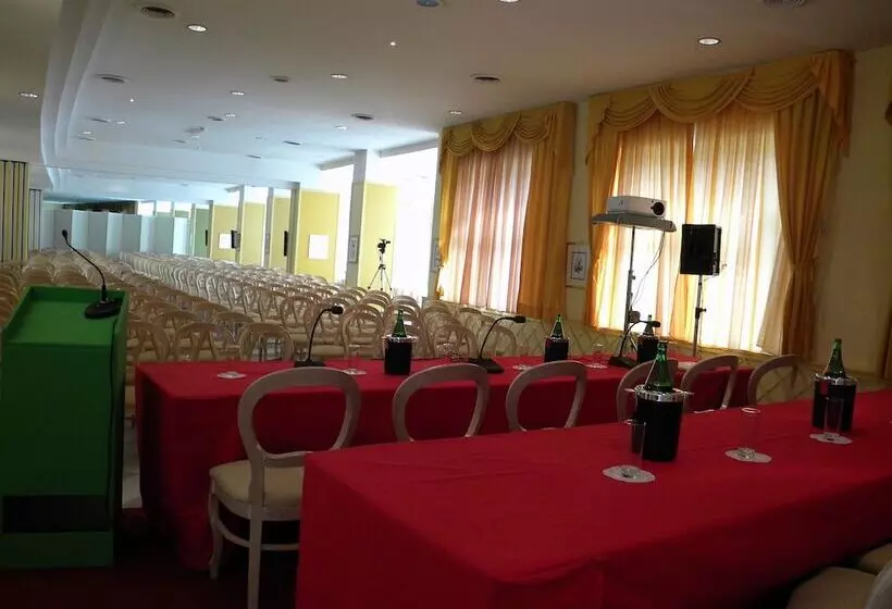 هتل Dei Congressi