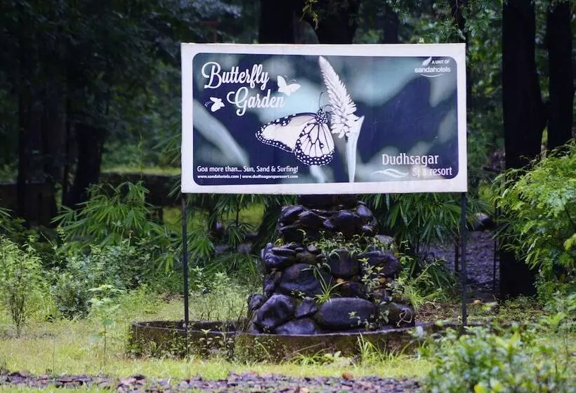 ホテル Dudhsagar Spa Resort