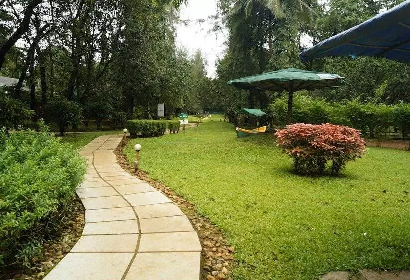 ホテル Dudhsagar Spa Resort