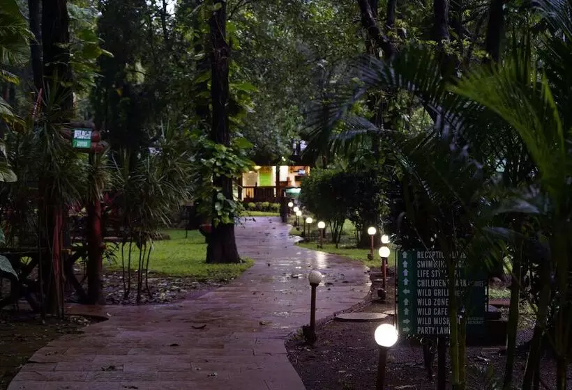 ホテル Dudhsagar Spa Resort