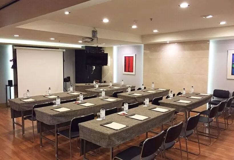 Hotel Evergreen Place Siam By Uhg