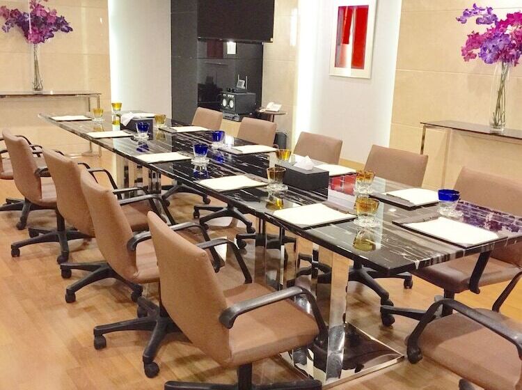 هتل Evergreen Place Siam By Uhg