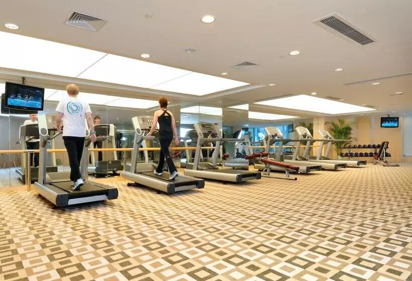 Golden Eagle Summit Hotel Downtown