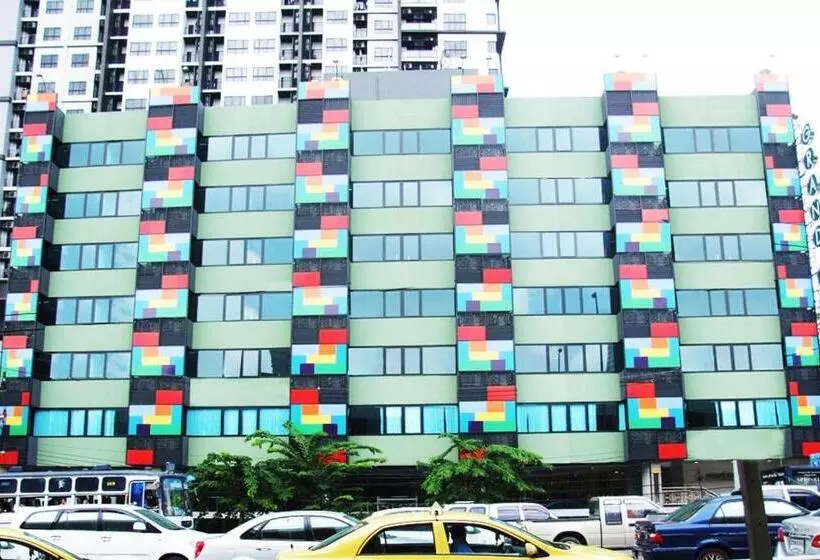 Отель Grand Tower Inn Sathorn