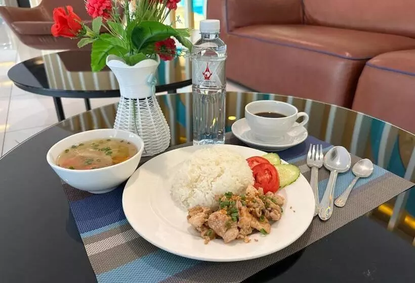 Отель Grand Tower Inn Sathorn