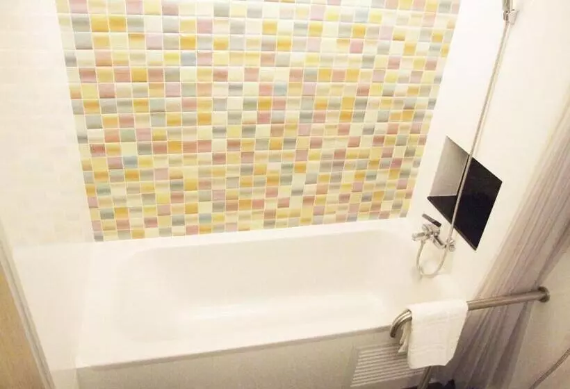 Отель Grand Tower Inn Sathorn