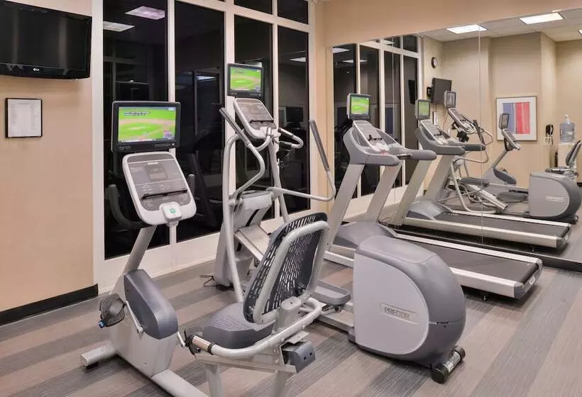 هتل Holiday Inn Kansas City Airport, An Ihg