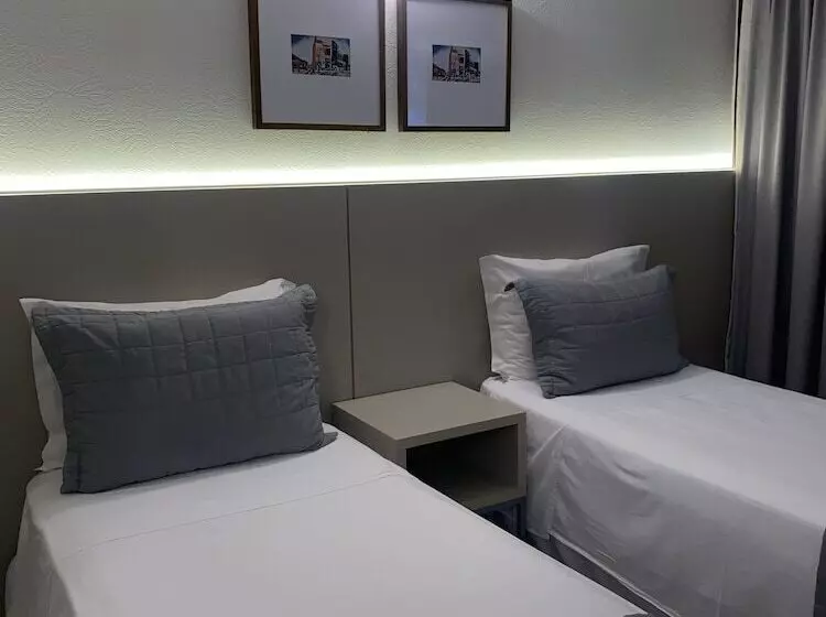 Отель Malibu Plaza