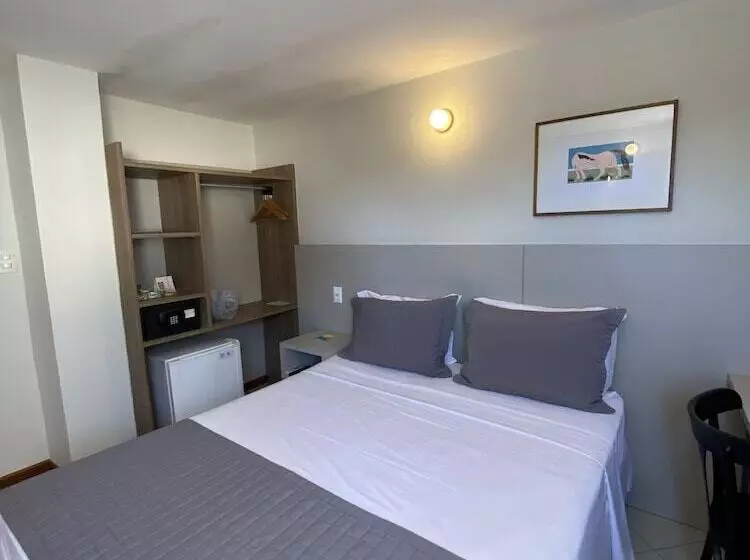 Отель Malibu Plaza