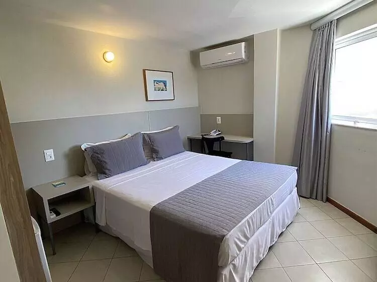 Отель Malibu Plaza