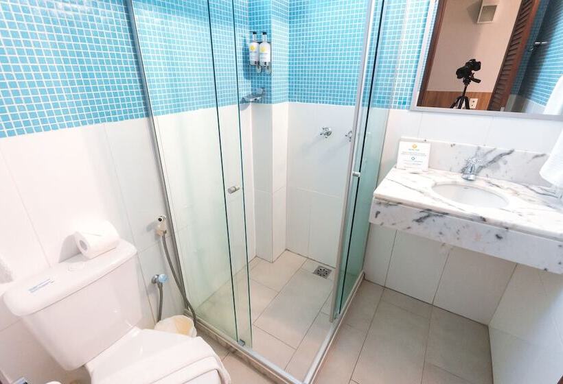 בית מלון כפרי Malibu Plaza