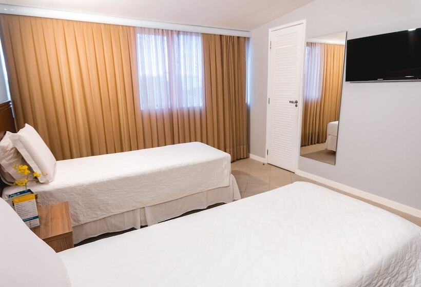 בית מלון כפרי Malibu Plaza