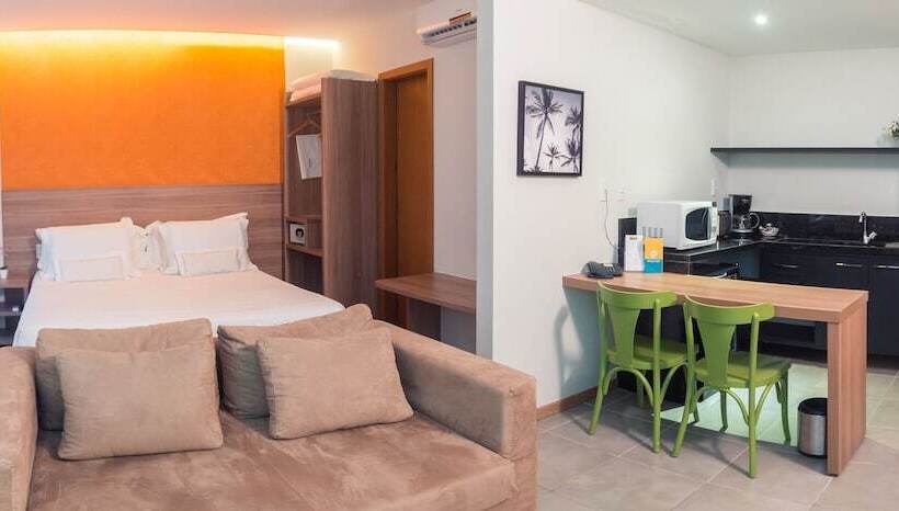 בית מלון כפרי Malibu Plaza