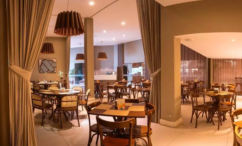 Отель Malibu Plaza