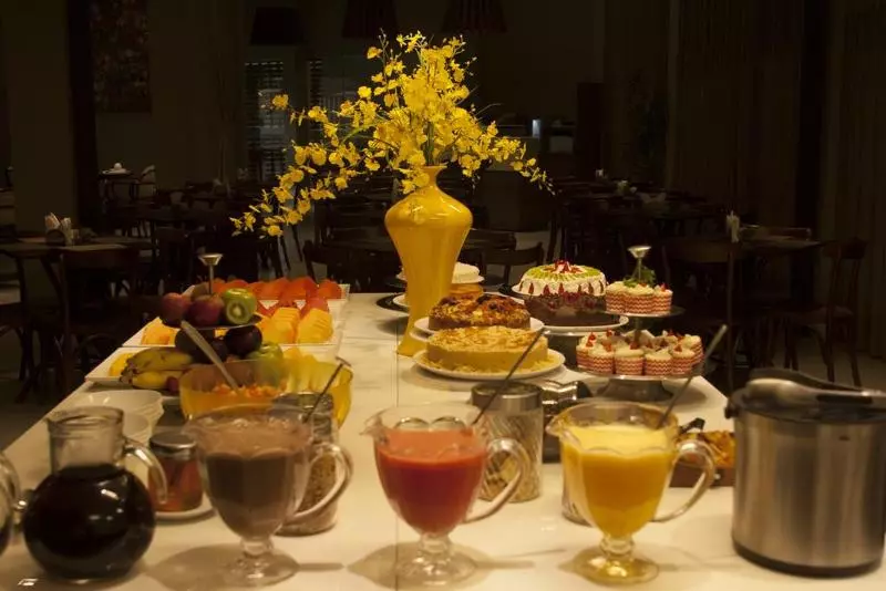 Отель Malibu Plaza