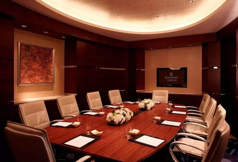 Otel Renaissance Shanghai Putuo