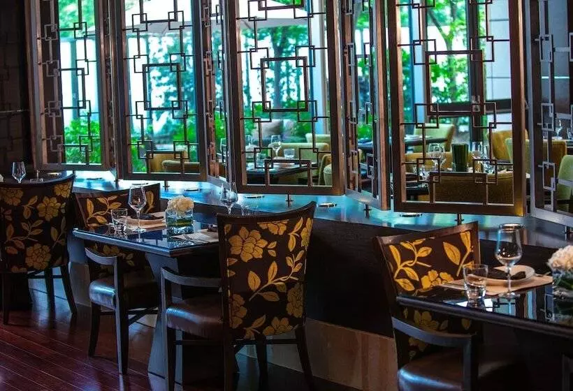 Otel Renaissance Shanghai Putuo