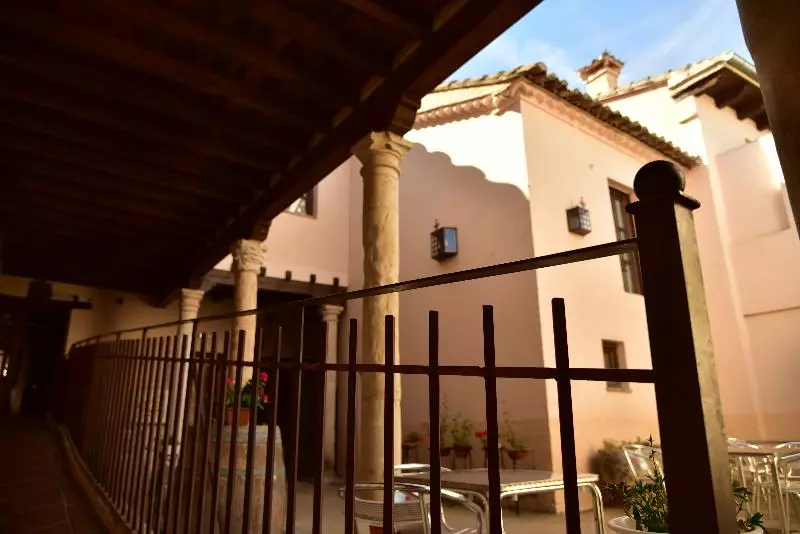 Hotel Rural Palacio Rejadorada