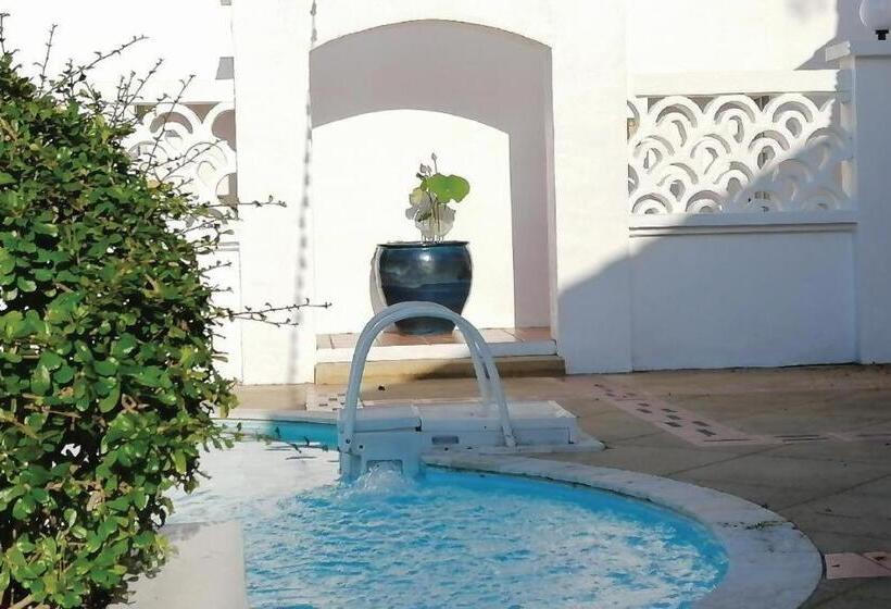 هتل Villa Centro Hua Hin