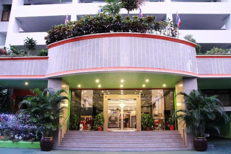 هتل Yellow Ribbon Hills Boutique Suites