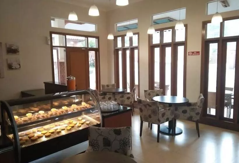 Ahadiat Hotel & Bungalow