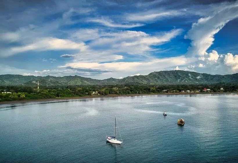 בית מלון כפרי Bahia Esmeralda