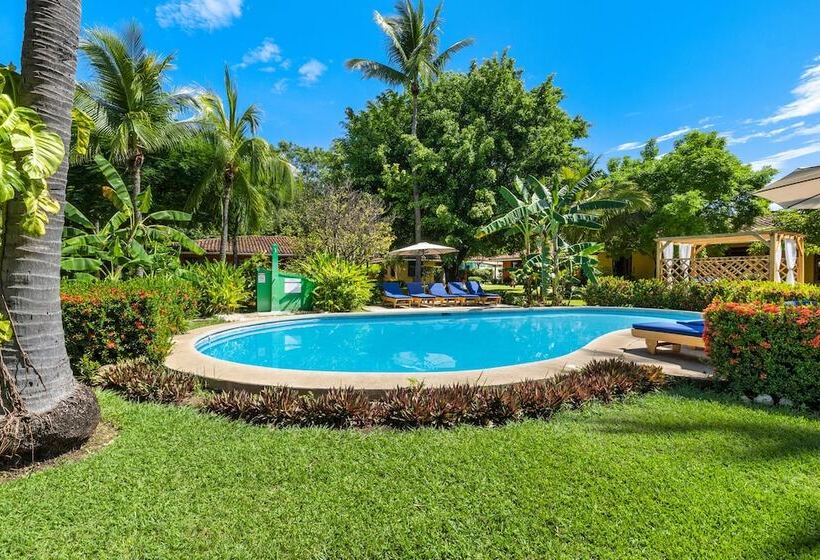 Отель Bahia Esmeralda