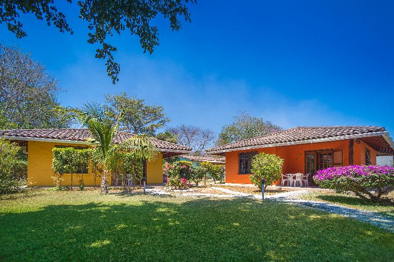 Отель Bahia Esmeralda