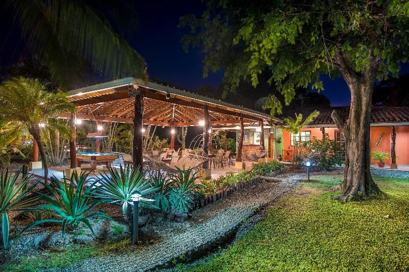 Отель Bahia Esmeralda