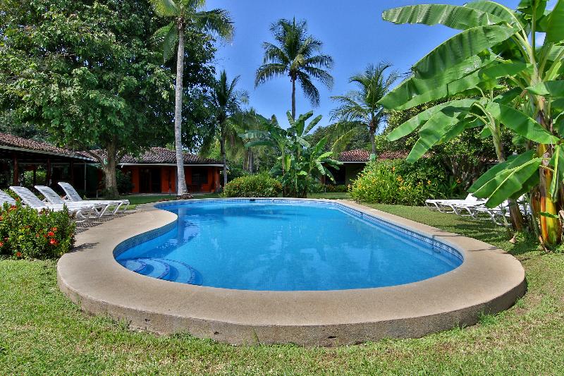 Отель Bahia Esmeralda