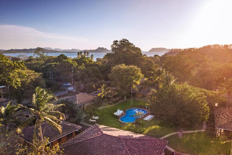 Отель Bahia Esmeralda