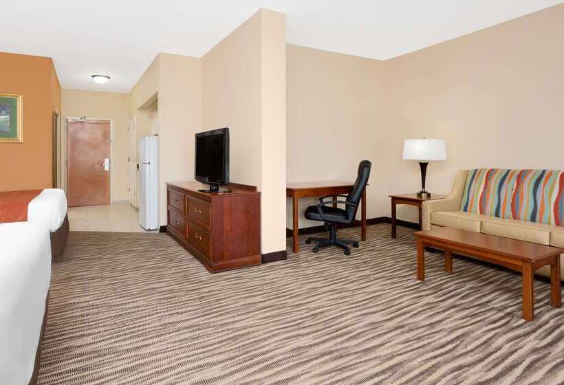 هتل Baymont By Wyndham Augusta Riverwatch