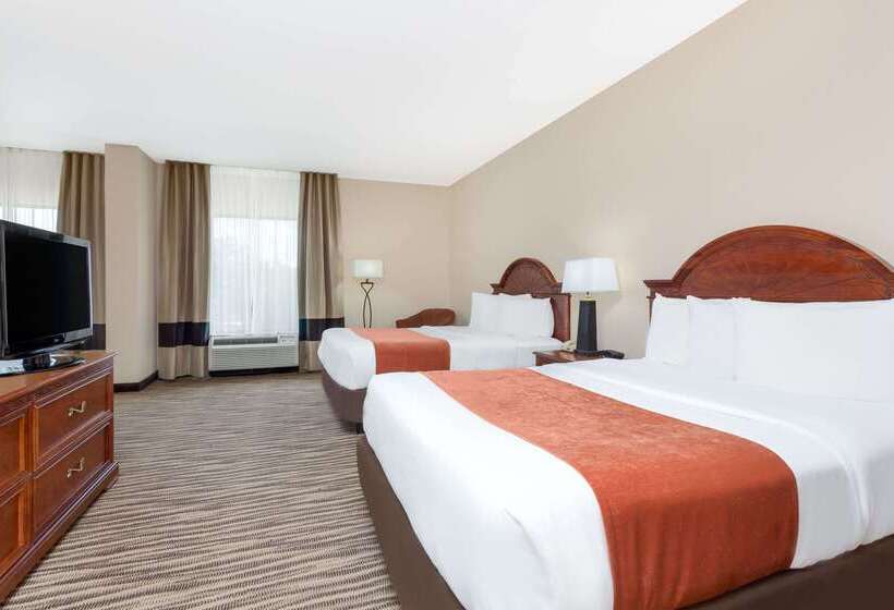 هتل Baymont By Wyndham Augusta Riverwatch