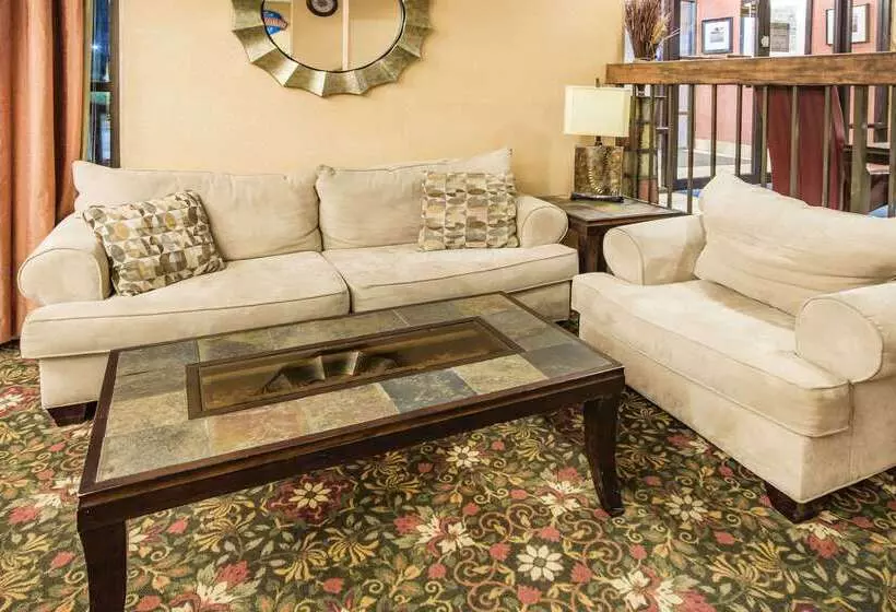 酒店 Baymont By Wyndham Mobile/ I65