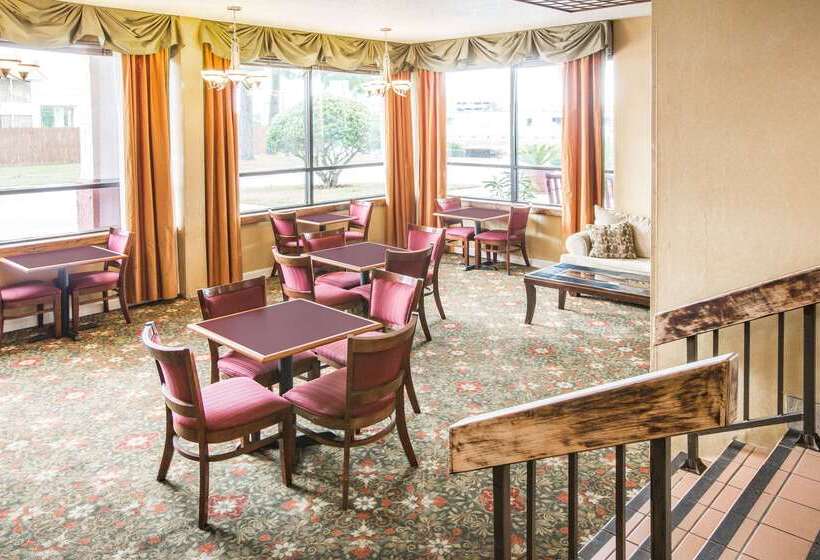 Hotel Baymont By Wyndham Mobile/ I65